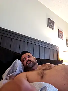 Roddog18 online show from October 14, 2025, 7:47 pm