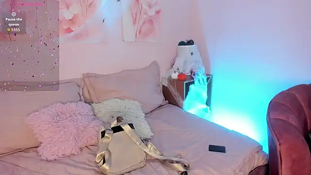 Nikolbrice online show from October 24, 2025, 6:59 pm