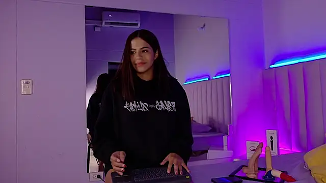 Snapshot of IamEvaGate chatting on October 26, 2025, 4:40 am IamEvaGate online show from October 26, 2025, 4:40 am