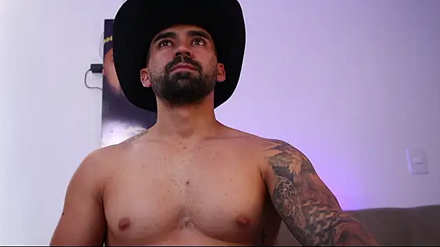 Snapshot of SOY_MIKE chatting on February 14, 2026, 6:48 pm SOY MIKE online show from February 14, 2026, 6:48 pm