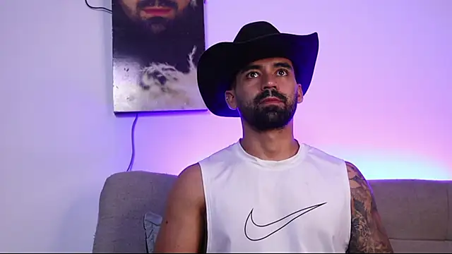 Snapshot of SOY_MIKE chatting on February 17, 2026, 11:00 pm SOY MIKE online show from February 17, 2026, 11:00 pm