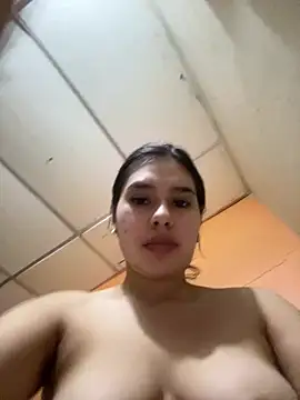 Snapshot of Brianna_bunny05 chatting on May 12, 2026, 3:25 am Brianna bunny05 online show from May 12, 2026, 3:25 am