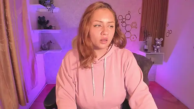 EvelynVega0 online show from November 6, 2025, 3:07 am