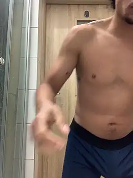 longitu3 online show from September 30, 2025, 4:39 am