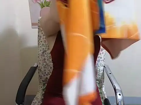 Snapshot of Sweetest_Zara18xx chatting on December 16, 2025, 12:59 am Sweetest Zara18xx online show from December 16, 2025, 12:59 am