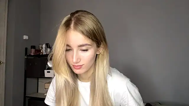 Snapshot of SweetCatherine chatting on October 7, 2025, 8:33 am SweetCatherine online show from October 7, 2025, 8:33 am