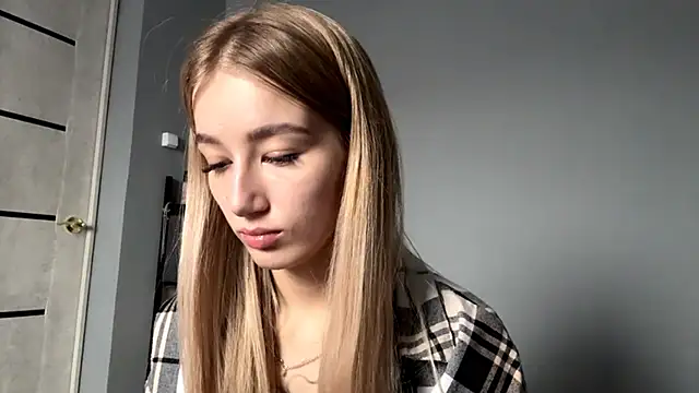 Snapshot of SweetCatherine chatting on October 13, 2025, 6:13 am SweetCatherine online show from October 13, 2025, 6:13 am