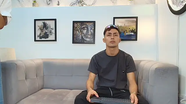 VERY HOT GUYS online show from January 13, 2026, 5:29 pm