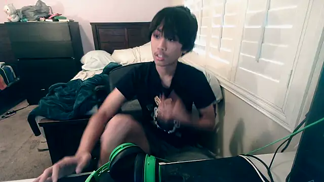 youngasianboy2007 online show from October 13, 2025, 12:43 am