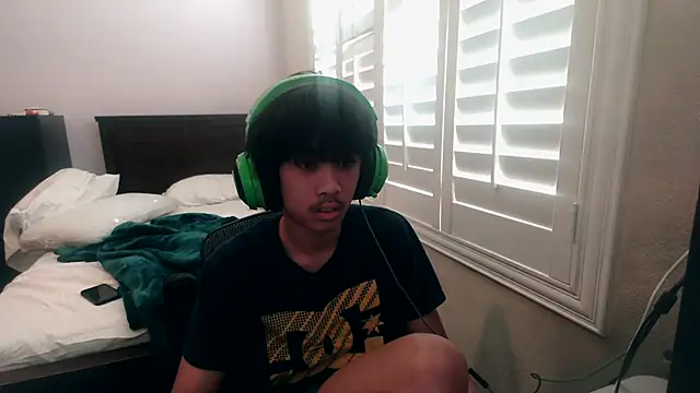 youngasianboy2007 online show from November 11, 2025, 7:58 pm