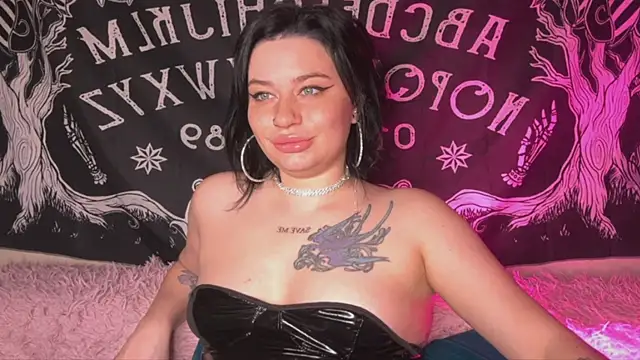 Snapshot of angelalicehell chatting on March 15, 2026, 4:18 am angelalicehell online show from March 15, 2026, 4:18 am