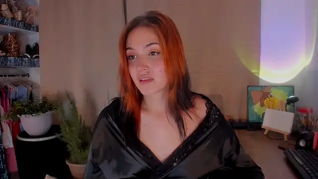 AmaruBloom online show from December 2, 2025, 5:13 am