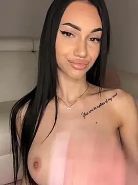 ilariea girl online show from January 14, 2026, 11:42 pm