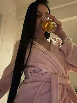 ilariea girl online show from April 1, 2026, 10:51 pm