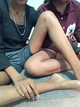 Snapshot of Unique_girls90 chatting on February 2, 2026, 5:50 am Unique girls90 online show from February 2, 2026, 5:50 am