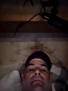 Snapshot of DeeBestEver chatting on December 15, 2025, 4:06 am DeeBestEver online show from December 15, 2025, 4:06 am