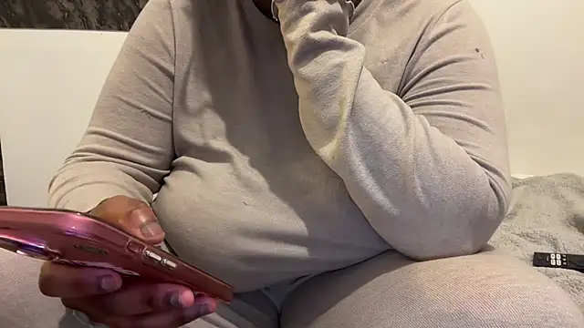 nanaisbackk online show from October 29, 2025, 8:54 pm