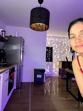 LaPetiteKim online show from November 7, 2025, 8:53 pm