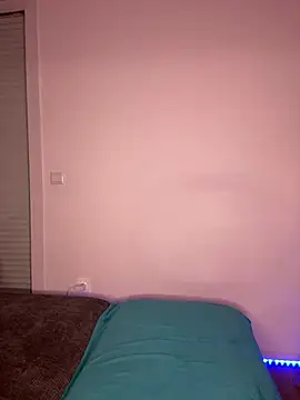 LaPetiteKim online show from April 20, 2026, 6:53 pm