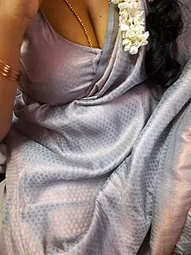 Tamil Ammani online show from October 4, 2025, 7:45 pm