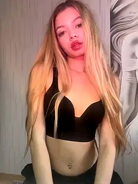  Siennaaa  online show from November 4, 2025, 12:48 pm