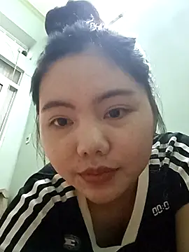 nhimxu online show from October 18, 2025, 1:34 pm