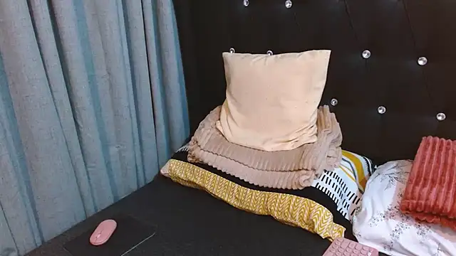 JayKarLo online show from October 24, 2025, 11:17 am