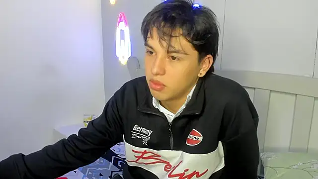 StiwenTwink online show from October 31, 2025, 12:06 pm