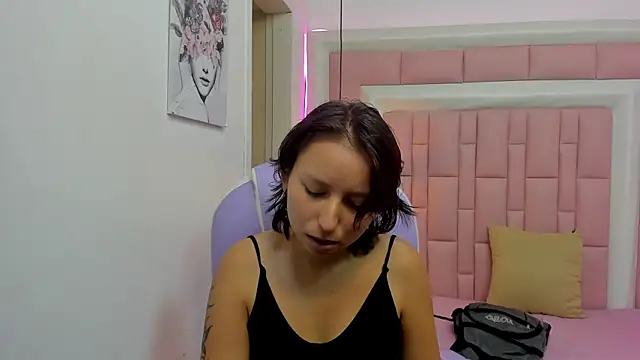 Klaret Toy online show from June 10, 2026, 7:46 pm