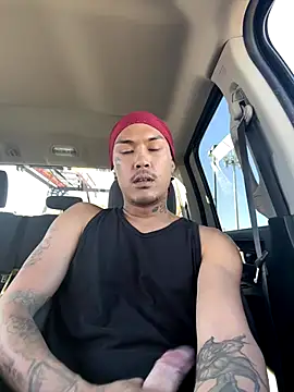 Loadedeggs online show from November 3, 2025, 9:48 pm