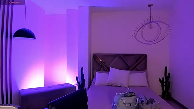 KylieJenkins online show from April 19, 2026, 11:20 am