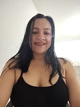 LindaSalo33 online show from November 13, 2025, 2:21 am