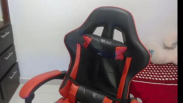 emily sexxx online show from November 27, 2025, 11:45 am