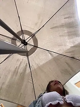 Ada Pink online show from December 4, 2025, 5:10 pm