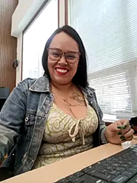 Italia 12 online show from December 2, 2025, 2:01 pm