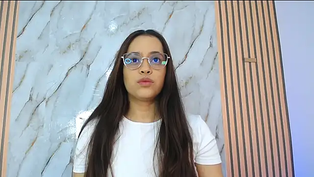 PiaGelvez online show from November 19, 2025, 11:16 pm