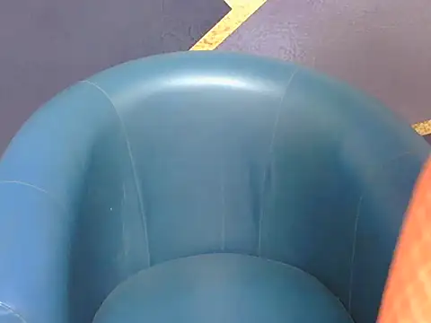 shiny-krisha online show from October 23, 2025, 4:23 am