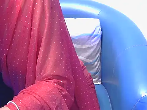 shiny-krisha online show from November 28, 2025, 5:10 am