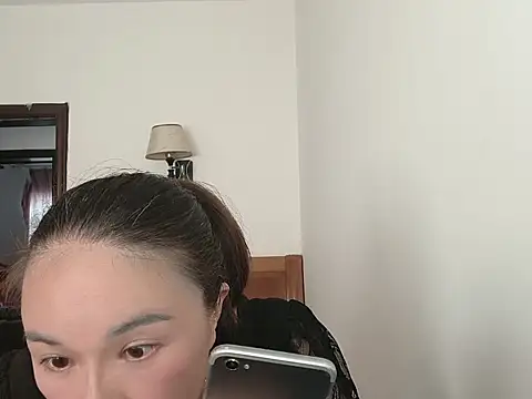 yueliang-166 online show from October 15, 2025, 5:51 am