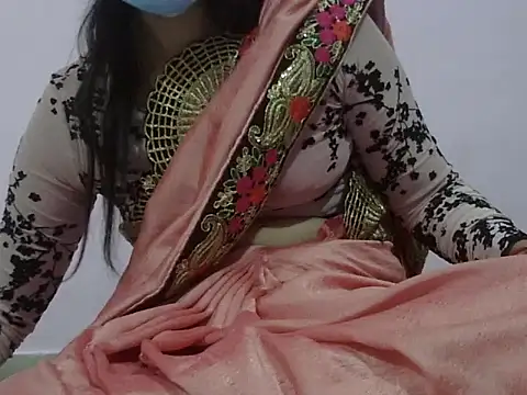 Snapshot of Laila_Cute chatting on January 6, 2026, 1:37 pm Laila Cute online show from January 6, 2026, 1:37 pm