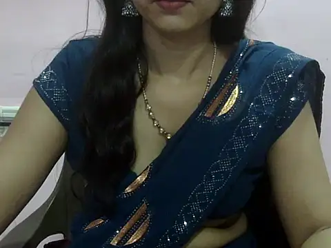 Snapshot of Laila_Cute chatting on April 21, 2026, 5:17 pm Laila Cute online show from April 21, 2026, 5:17 pm