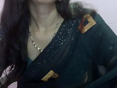 Snapshot of Laila_Cute chatting on May 4, 2026, 5:25 am Laila Cute online show from May 4, 2026, 5:25 am