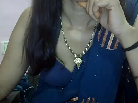 Snapshot of Laila_Cute chatting on May 5, 2026, 5:43 pm Laila Cute online show from May 5, 2026, 5:43 pm