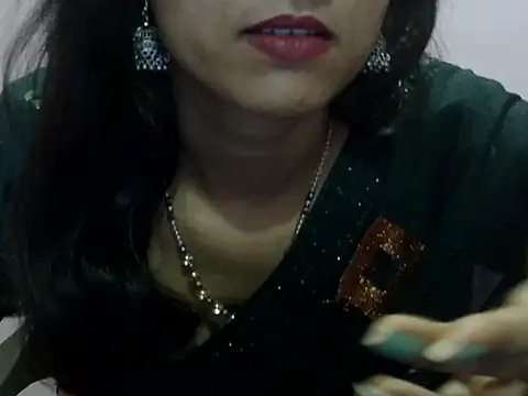 Snapshot of Laila_Cute chatting on May 7, 2026, 3:39 pm Laila Cute online show from May 7, 2026, 3:39 pm