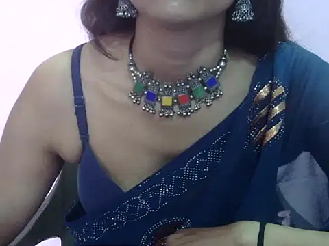 Snapshot of Laila_Cute chatting on May 15, 2026, 4:08 am Laila Cute online show from May 15, 2026, 4:08 am