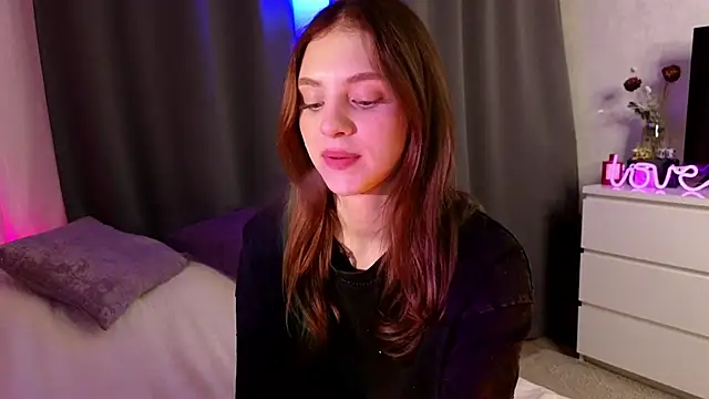 midnightMaya online show from November 6, 2025, 5:36 pm