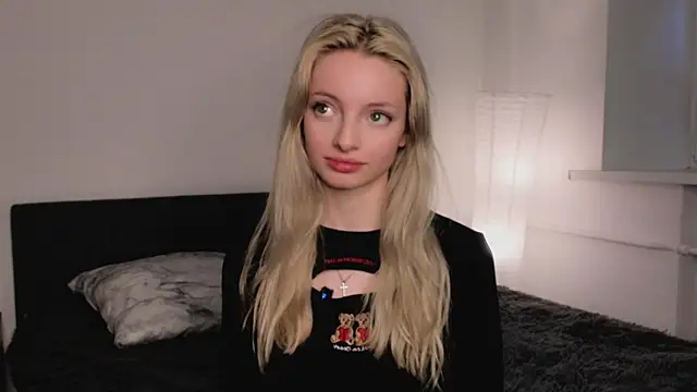 PocketDollX online show from October 2, 2025, 2:13 pm