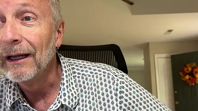 ApolloThrust online show from October 21, 2025, 8:20 pm