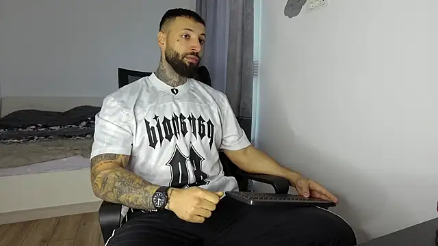 MasculineGuy99 online show from October 15, 2025, 6:35 am