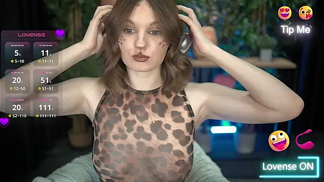 xoxo molly online show from October 31, 2025, 8:10 pm